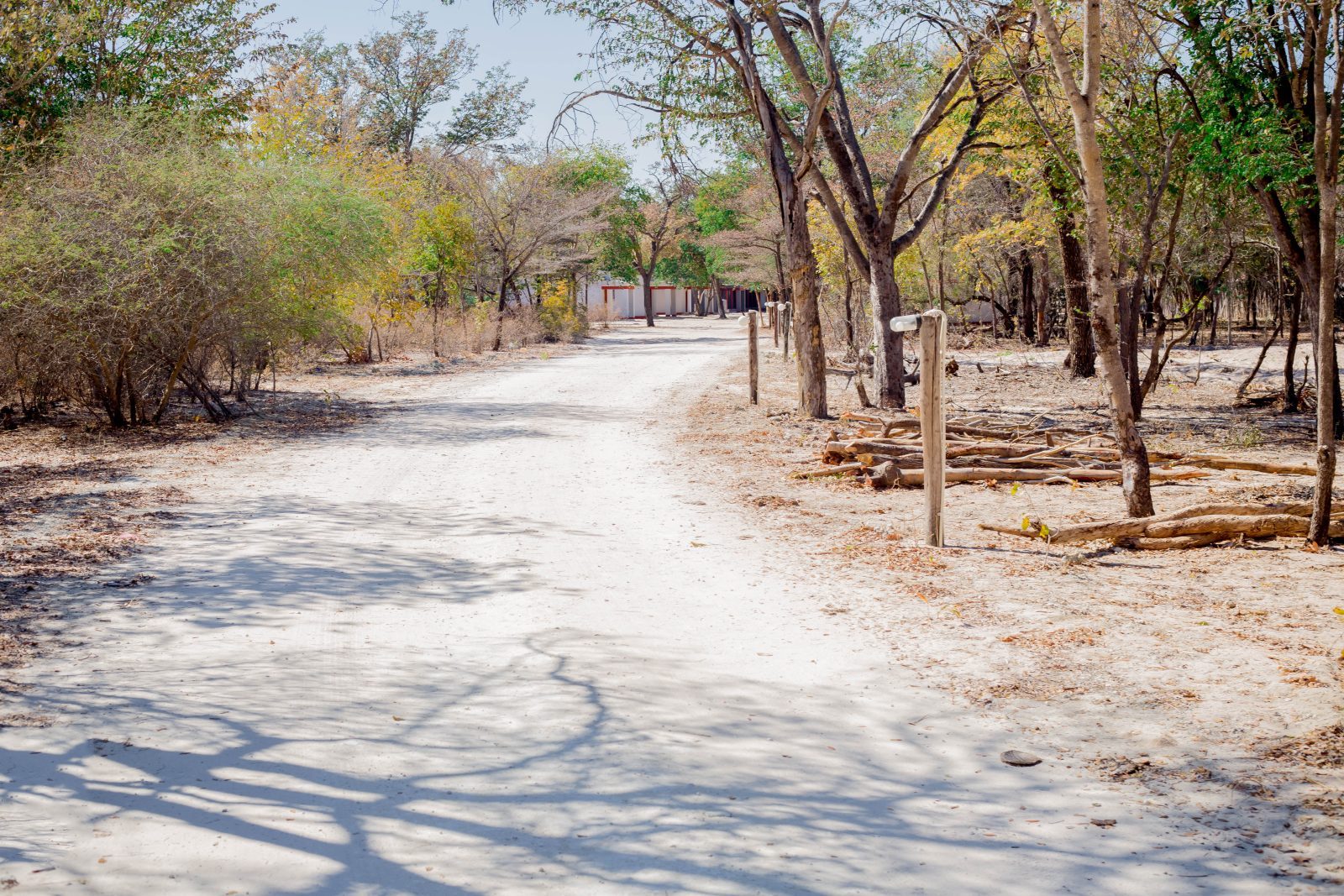 Approach to Uaandja Village Guesthouse
